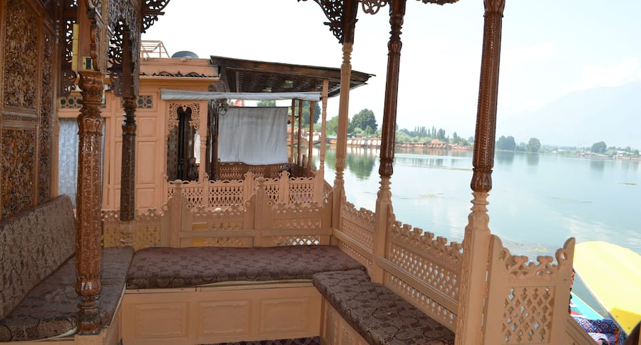 The Jewel in the Crown Houseboat, Srinagar 5